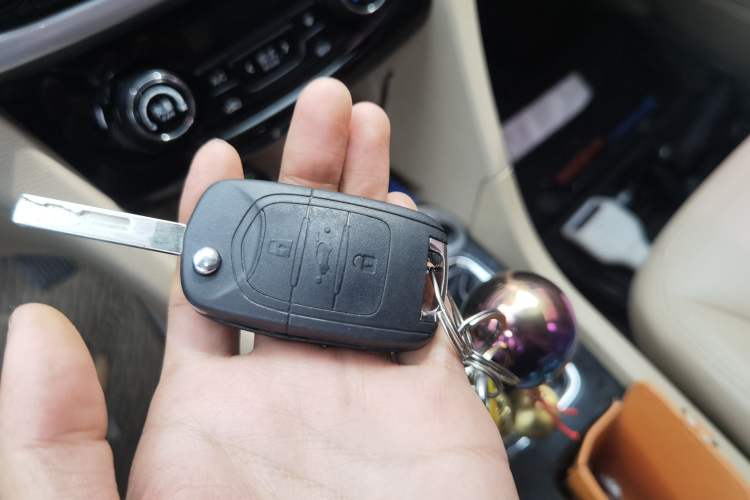 Used Baojun 730 2016 1.5L Manual Luxury Edition 7 Seats Vehicle Key