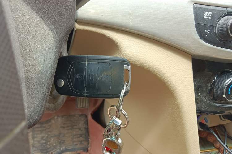 Used Baojun 730 2016 1.5L Manual Comfort Version 7 Seats China V Emission Standard Vehicle Key