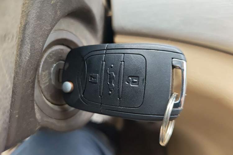 Used Baojun 730 2016 1.5L Manual Comfort Version 7 Seats China V Emission Standard Vehicle Key