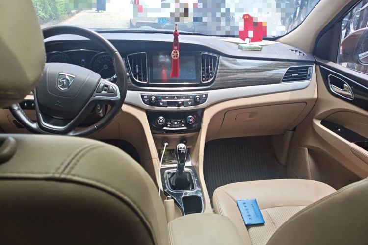 Used Baojun 730 2016 1.5T Manual Luxury Edition 7 Seats Audio And AC Panel