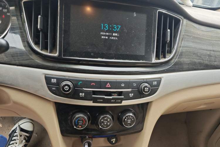 Used Baojun 730 2016 1.5L Manual Comfort Version 7 Seats China V Emission Standard Audio And AC Panel