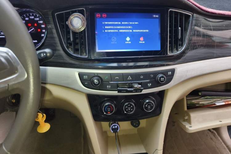 Used Baojun 730 2016 1.5L Manual Comfort Version 7 Seats China V Emission Standard Audio And AC Panel