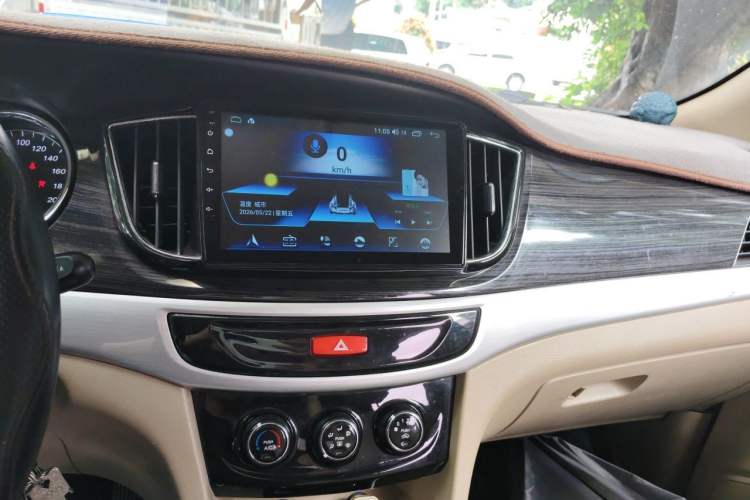 Used Baojun 730 2016 1.5L Manual Comfort Version 7 Seats China V Emission Standard Audio And AC Panel