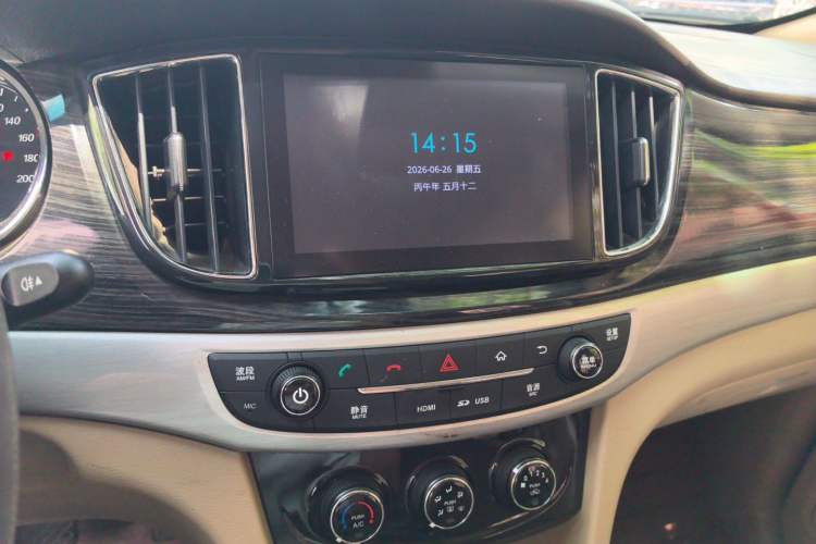 Used Baojun 730 2016 1.5L Manual Comfort Version 7 Seats China V Emission Standard Audio And AC Panel