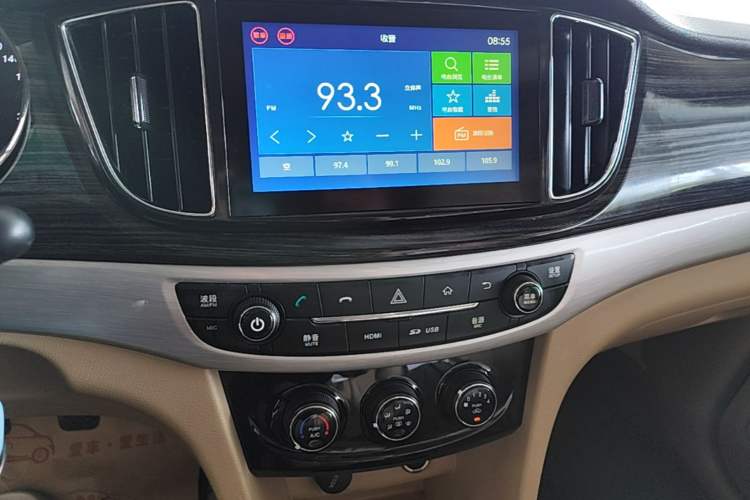 Used Baojun 730 2016 1.5L Manual Comfort Version 7 Seats China V Emission Standard Audio And AC Panel