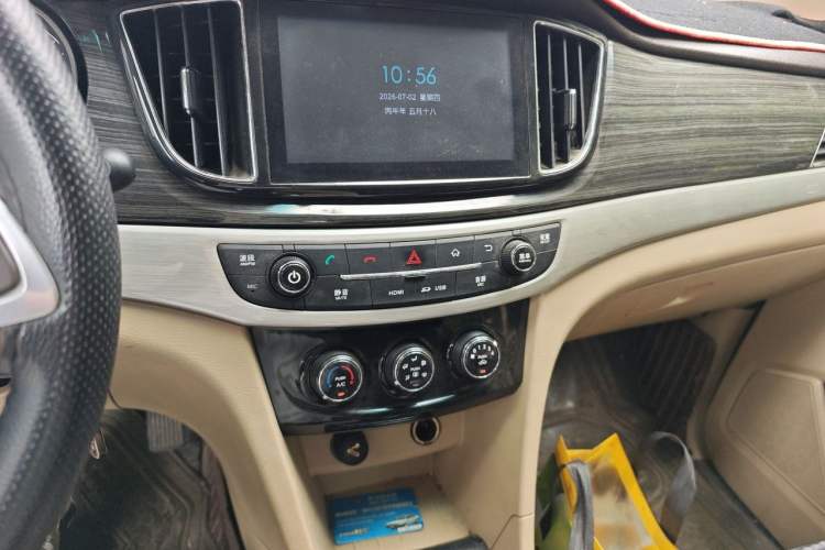 Used Baojun 730 2016 1.5L Manual Comfort Version 7 Seats China V Emission Standard Audio And AC Panel