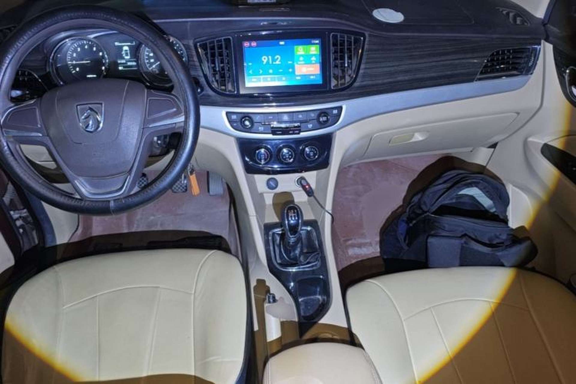 Used Baojun 730 2016 1.5L Manual Comfort Version 7 Seats China V Emission Standard Center Console