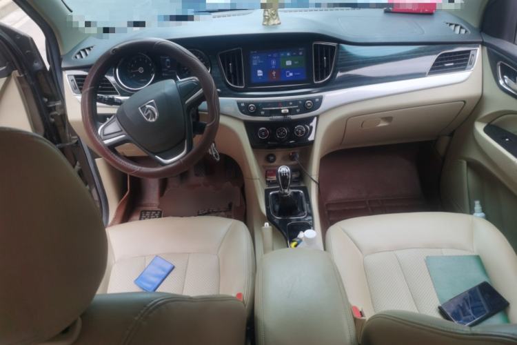 Used Baojun 730 2016 1.5L Manual Comfort Version 7 Seats China V Emission Standard Center Console