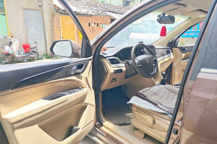 Used Baojun 730 2016 1.5L Manual Comfort Version 7 Seats China V Emission Standard Driver Seat
