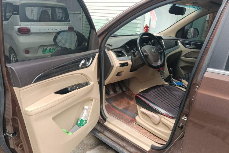 Used Baojun 730 2016 1.5L Manual Comfort Version 7 Seats China V Emission Standard Driver Seat