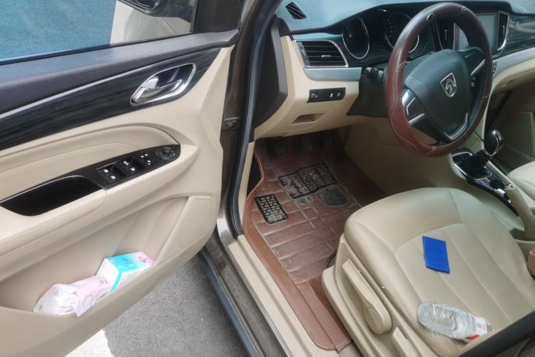 Used Baojun 730 2016 1.5L Manual Comfort Version 7 Seats China V Emission Standard Driver Seat