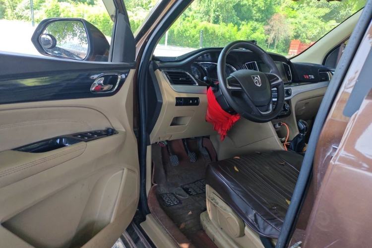 Used Baojun 730 2016 1.5L Manual Comfort Version 7 Seats China V Emission Standard Driver Seat