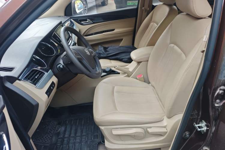 Used Baojun 730 2016 1.5L Manual Comfort Version 7 Seats China V Emission Standard Driver Seat