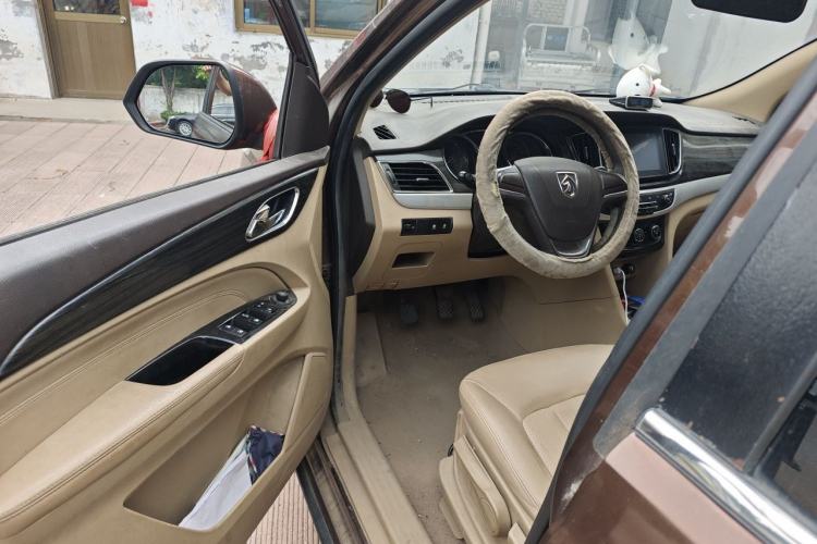 Used Baojun 730 2016 1.5L Manual Comfort Version 7 Seats China V Emission Standard Driver Seat