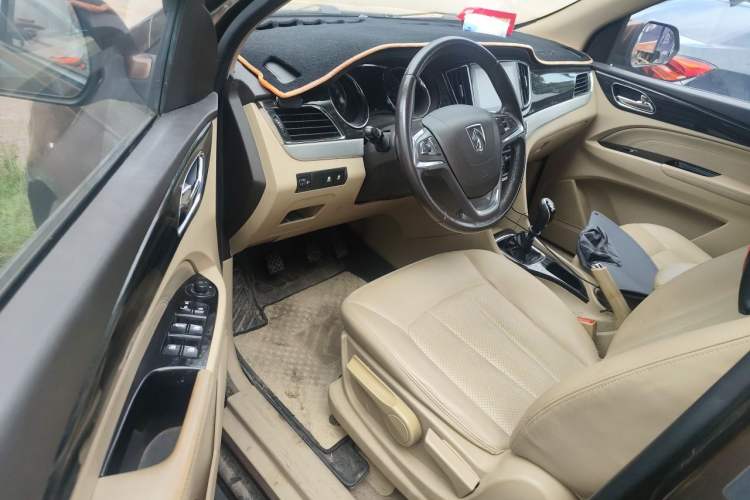 Used Baojun 730 2016 1.5L Manual Luxury Edition 7 Seats Driver Seat