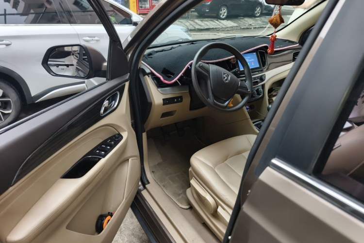 Used Baojun 730 2016 1.5L Manual Comfort Version 7 Seats China V Emission Standard Driver Seat