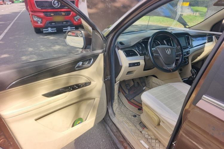 Used Baojun 730 2016 1.5L Manual Comfort Version 7 Seats China V Emission Standard Driver Seat