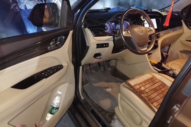 Used Baojun 730 2016 1.5T Manual Luxury Edition 7 Seats Driver Seat