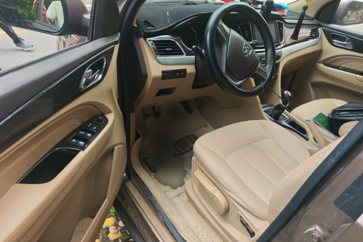 Used Baojun 730 2016 1.5L Manual Comfort Version 7 Seats China V Emission Standard Driver Seat