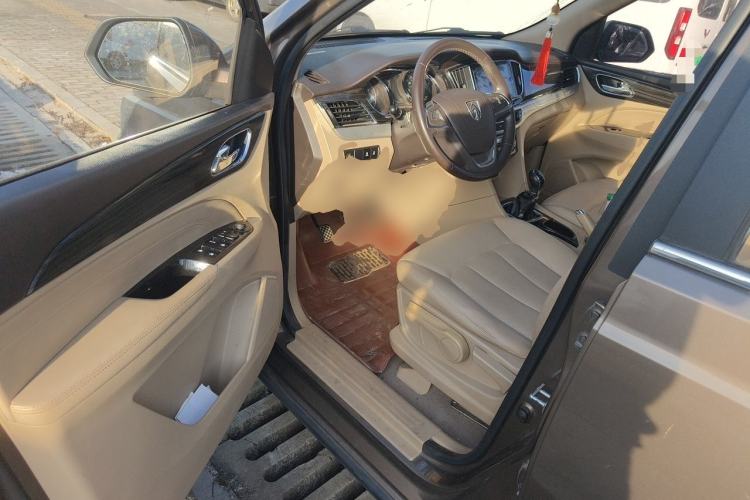 Used Baojun 730 2016 1.5L Manual Luxury Edition 7 Seats Driver Seat