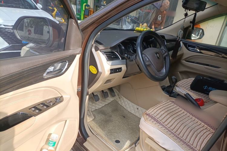 Used Baojun 730 2016 1.5L Manual Luxury Edition 7 Seats Driver Seat