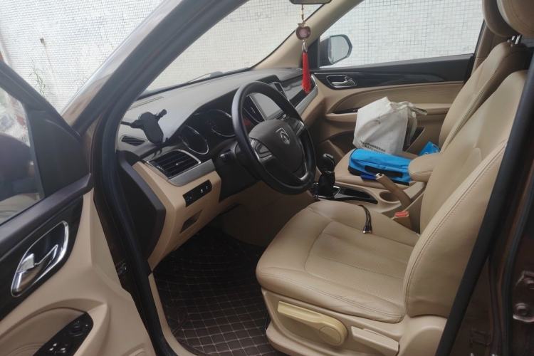Used Baojun 730 2016 1.5L Manual Comfort Version 7 Seats China V Emission Standard Driver Seat