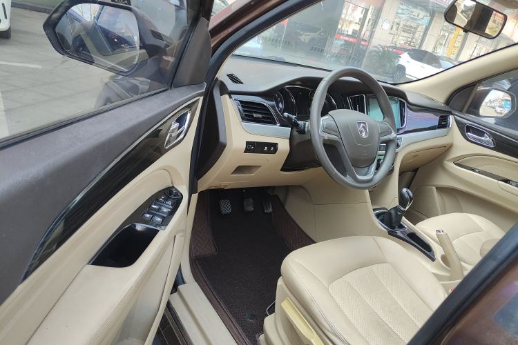 Used Baojun 730 2016 1.5L Manual Comfort Version 7 Seats China V Emission Standard Driver Seat