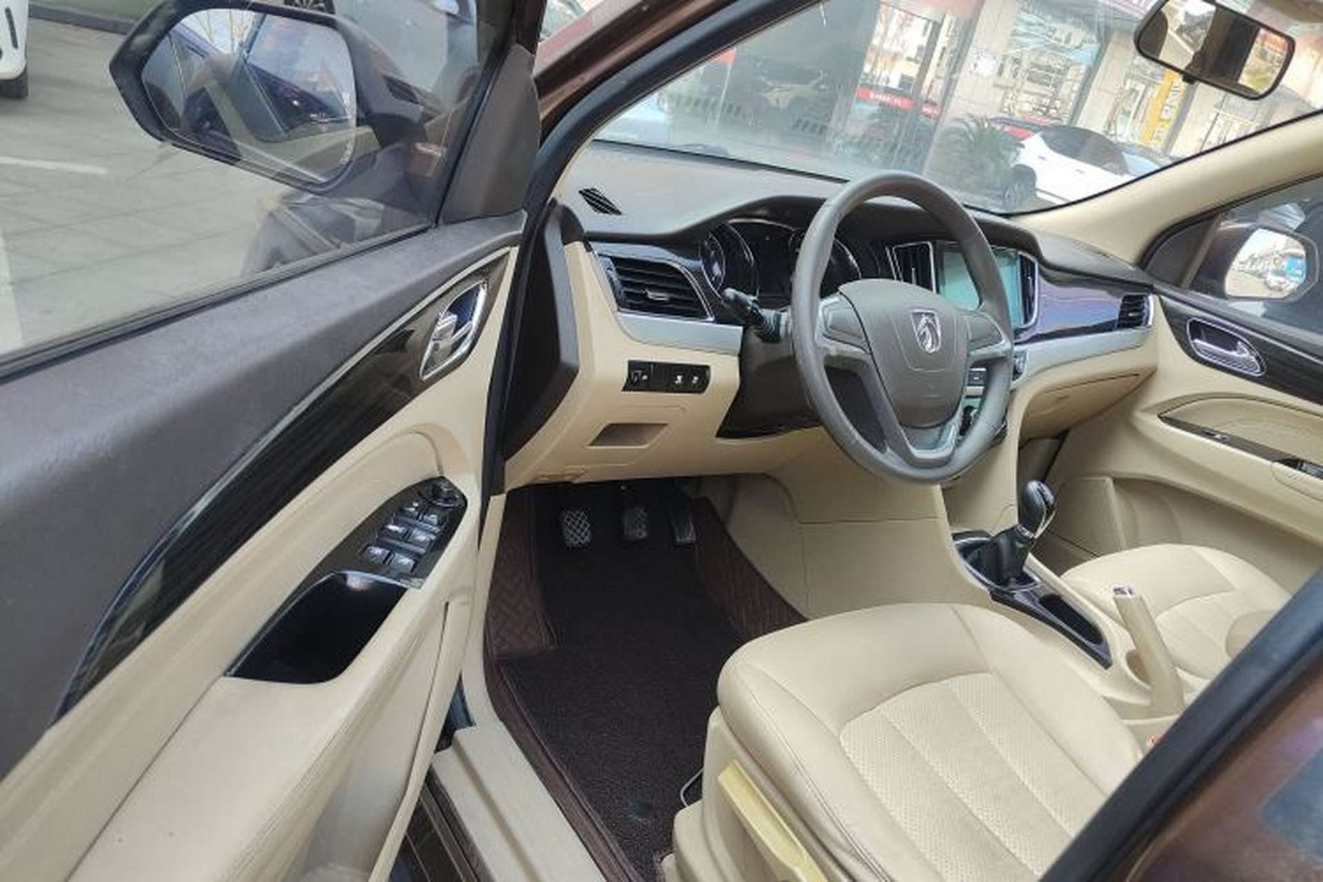 Used Baojun 730 2016 1.5L Manual Comfort Version 7 Seats China V Emission Standard Driver Seat