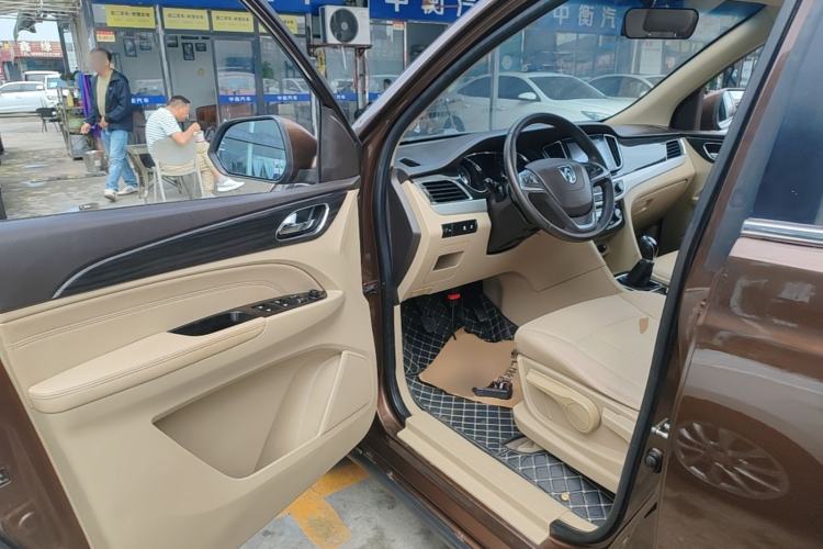 Used Baojun 730 2016 1.5L Manual Luxury Edition 7 Seats Driver Seat