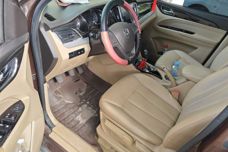Used Baojun 730 2016 1.5L Manual Comfort Version 7 Seats China V Emission Standard Driver Seat