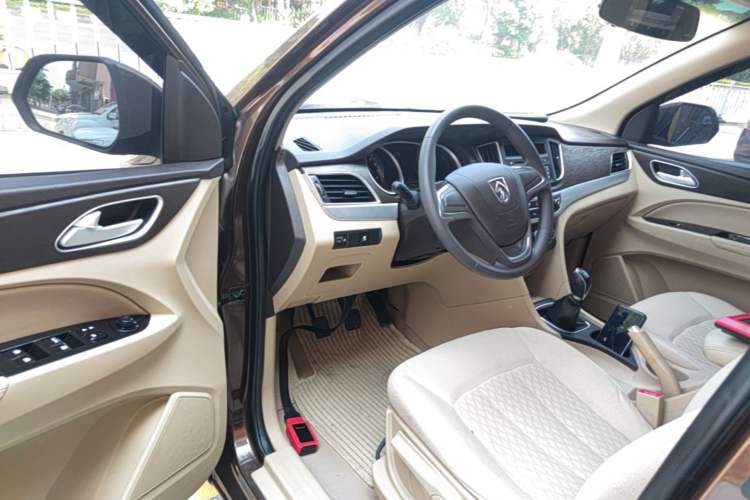Used Baojun 730 2016 Revised 1.5L Manual Standard Version 7 Seats China V Emission Standard Driver Seat