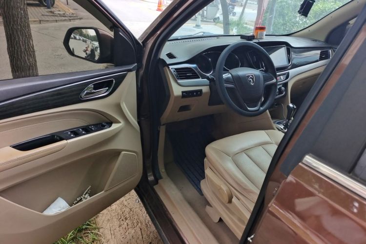 Used Baojun 730 2016 1.8L iAMT Comfort Version 7 Seats Driver Seat