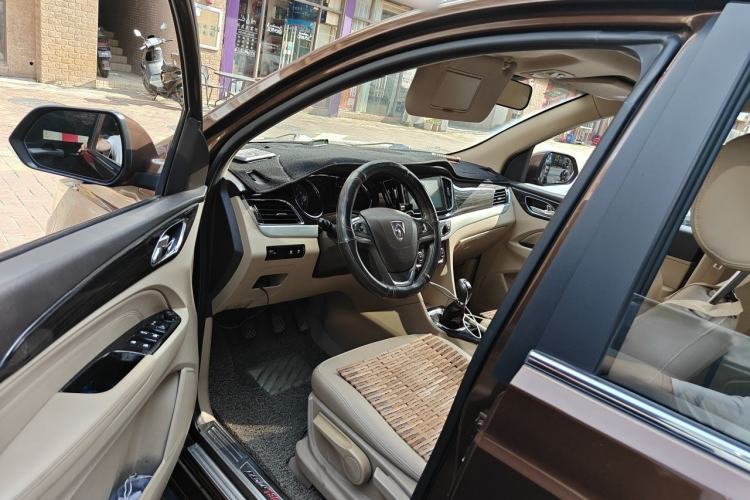 Used Baojun 730 2016 1.5L Manual Luxury Edition 7 Seats Driver Seat
