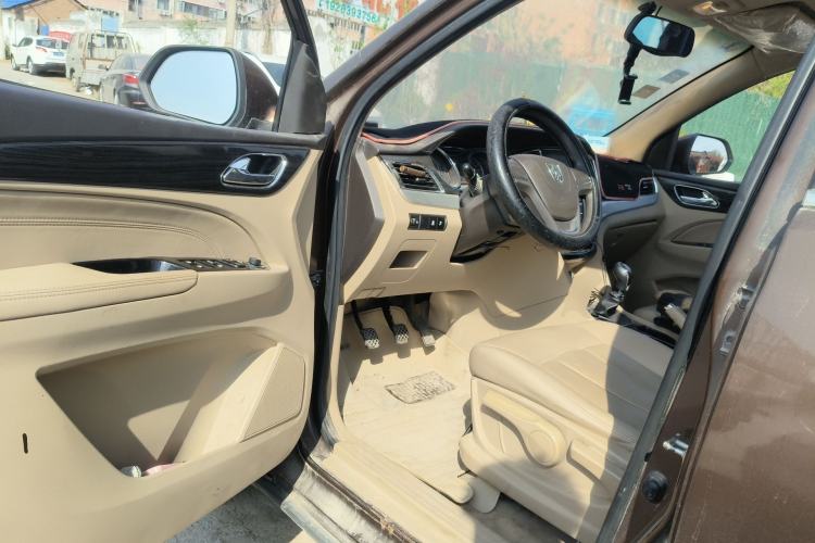 Used Baojun 730 2016 1.5L Manual Comfort Version 7 Seats China V Emission Standard Driver Seat