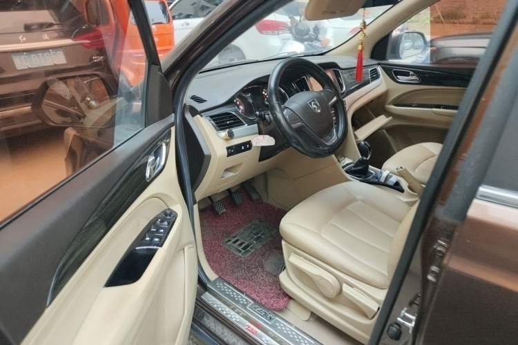 Used Baojun 730 2016 1.5L Manual Comfort Version 7 Seats China V Emission Standard Driver Seat