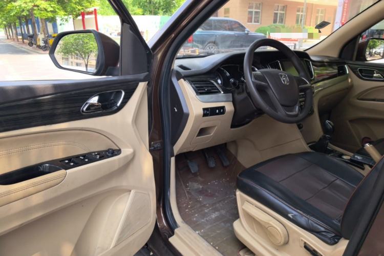 Used Baojun 730 2016 1.5L Manual Comfort Version 7 Seats China V Emission Standard Driver Seat