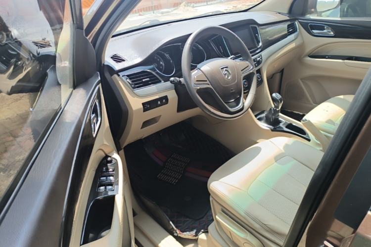 Used Baojun 730 2016 1.5L Manual Comfort Version 7 Seats China V Emission Standard Driver Seat