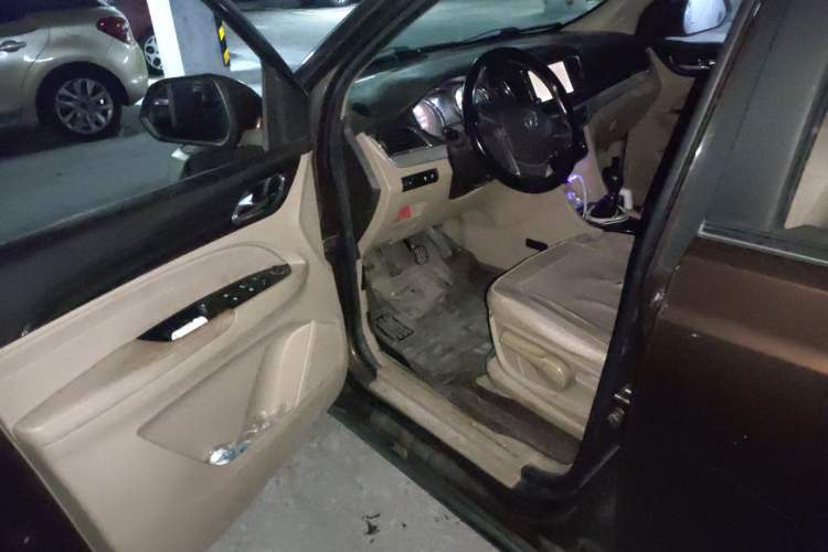 Used Baojun 730 2016 1.5L Manual Comfort Version 7 Seats China V Emission Standard Driver Seat