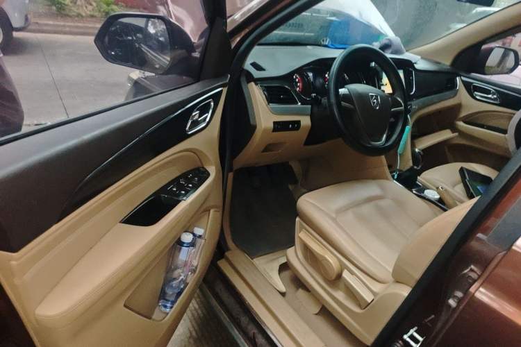 Used Baojun 730 2016 1.5L Manual Comfort Version 7 Seats China V Emission Standard Driver Seat