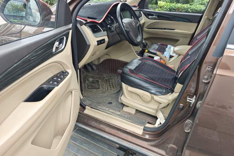 Used Baojun 730 2016 1.5L Manual Comfort Version 7 Seats China V Emission Standard Driver Seat