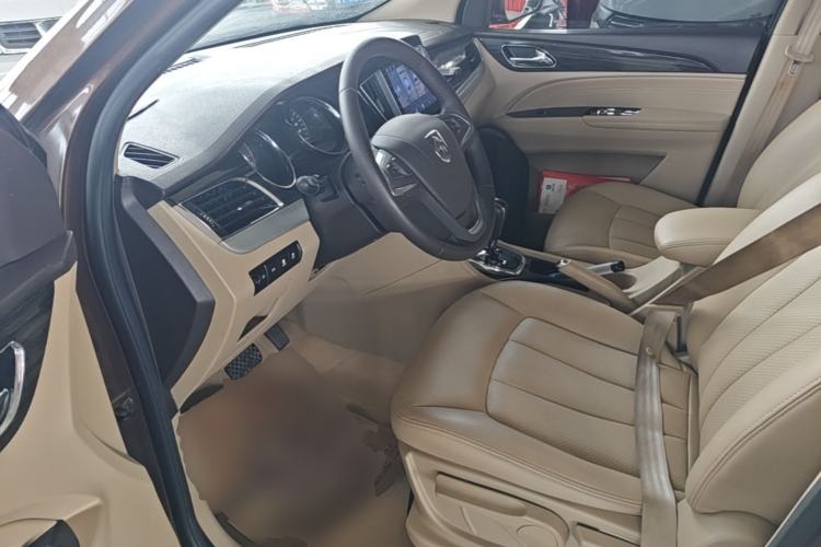 Used Baojun 730 2016 1.8L iAMT Luxury Model 7 Seats Driver Seat