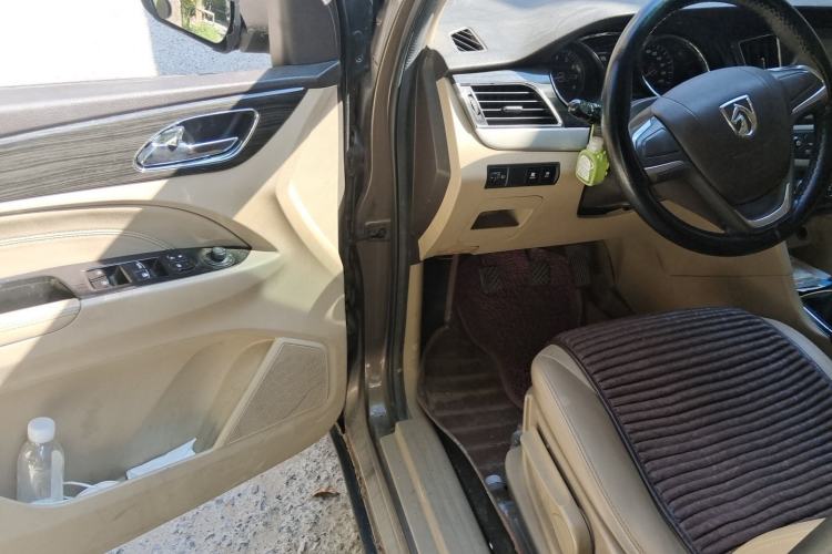 Used Baojun 730 2016 1.5L Manual Comfort Version 7 Seats China V Emission Standard Driver Seat
