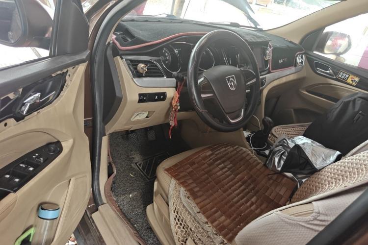 Used Baojun 730 2016 1.5L Manual Comfort Version 7 Seats China V Emission Standard Driver Seat