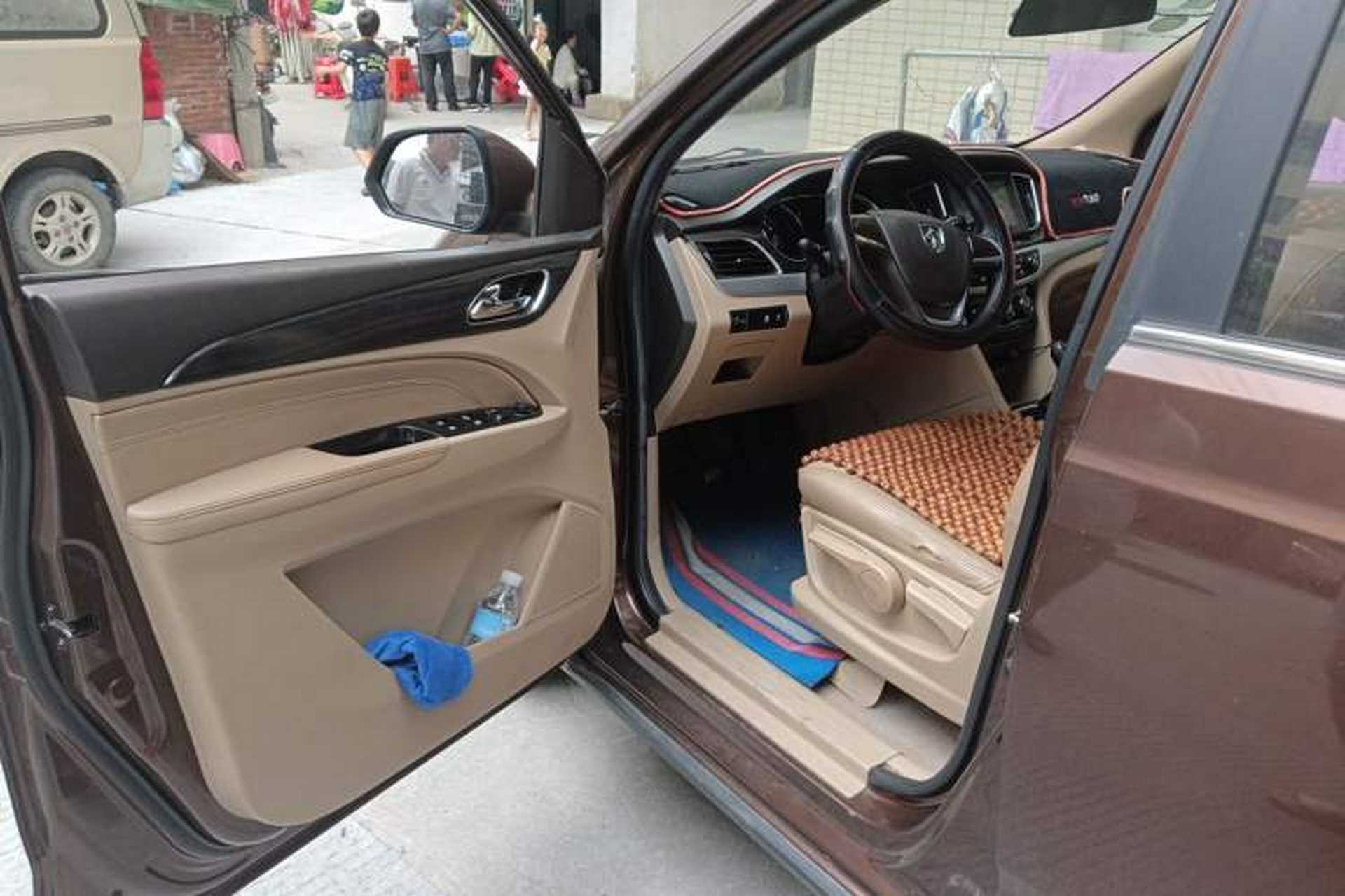 Used Baojun 730 2016 1.5L Manual Comfort Version 7 Seats China V Emission Standard Driver Seat