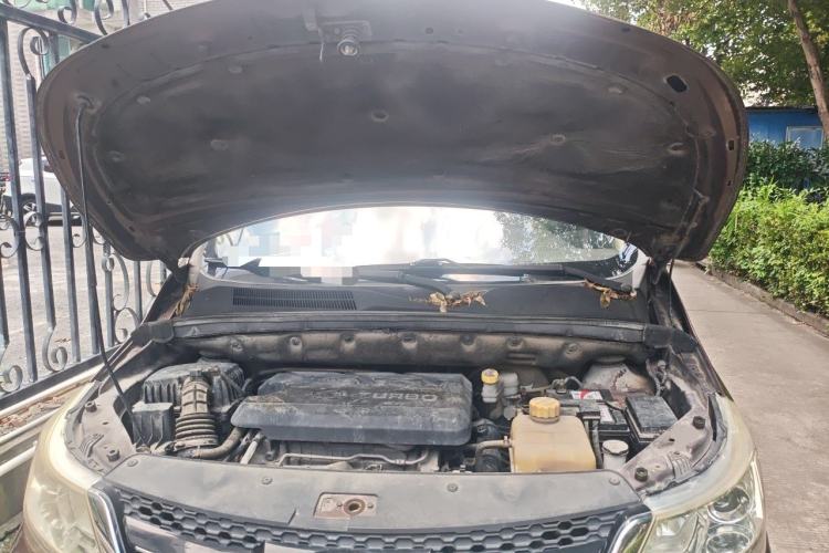 Used Baojun 730 2016 1.5T Manual Luxury Edition 7 Seats Engine Bay