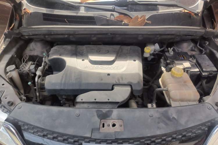 Used Baojun 730 2016 1.5L Manual Standard Version 7 Seats Engine Bay