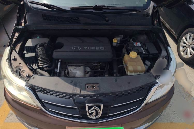 Used Baojun 730 2016 1.5T Manual Comfort Version 7 Seats Engine Bay