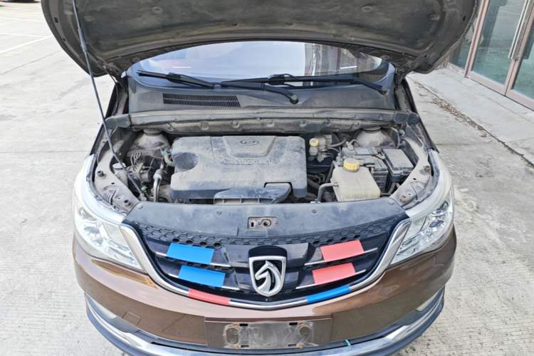 Used Baojun 730 2016 1.5L Manual Comfort Version 7 Seats China V Emission Standard Engine Bay
