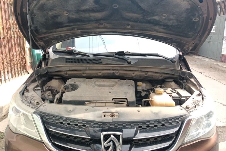 Used Baojun 730 2016 1.5L Manual Comfort Version 7 Seats China V Emission Standard Engine Bay