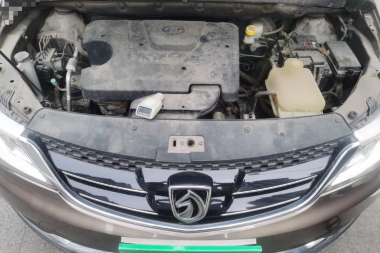 Used Baojun 730 2016 1.5L Manual Comfort Version 7 Seats China V Emission Standard Engine Bay